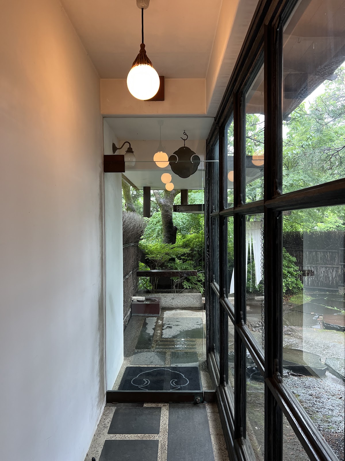 Yakumo Saryō thumbnail 6