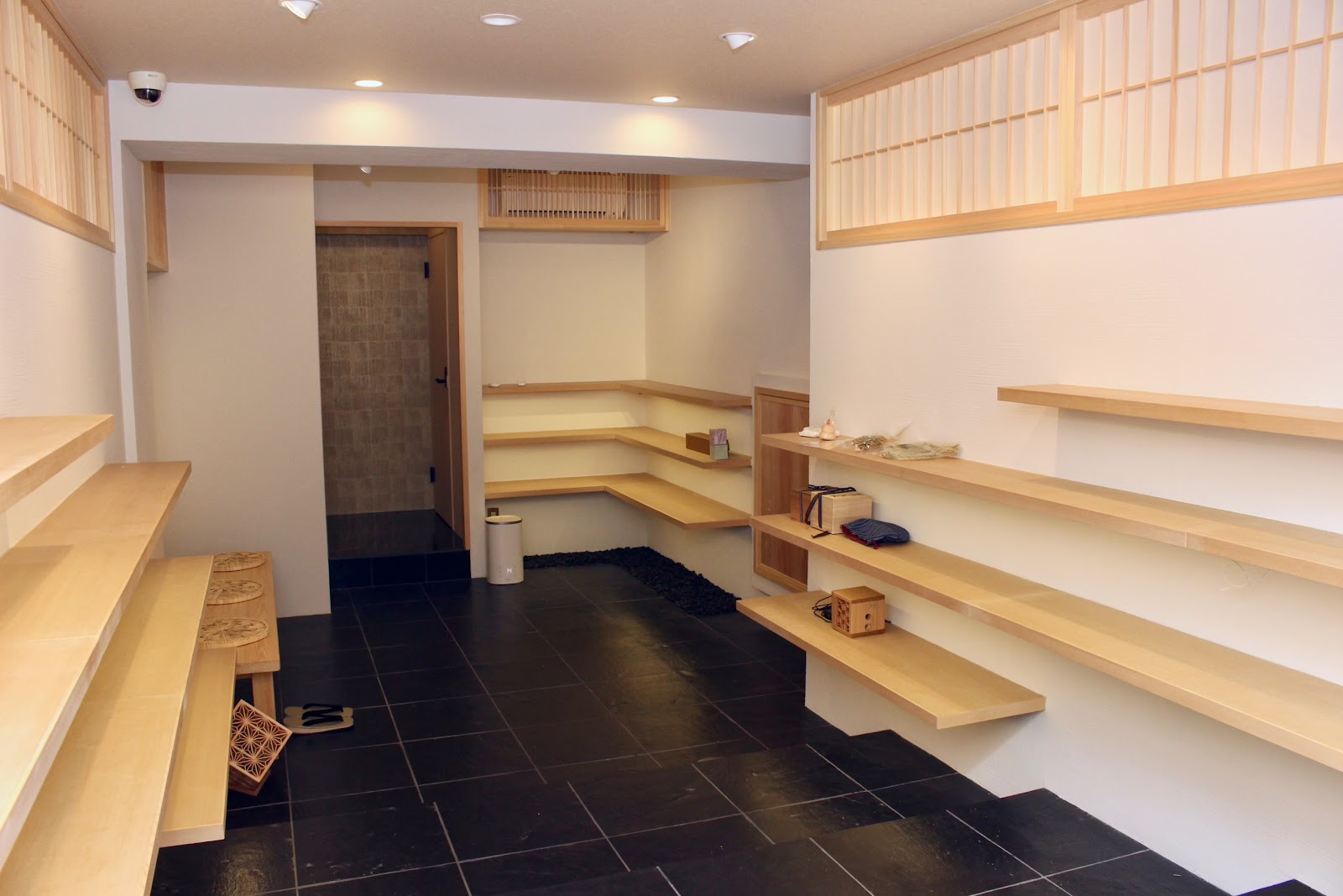 Uguisu-An, 鶯庵 Tea ceremony Experience and Japanese souvenir shop thumbnail 10